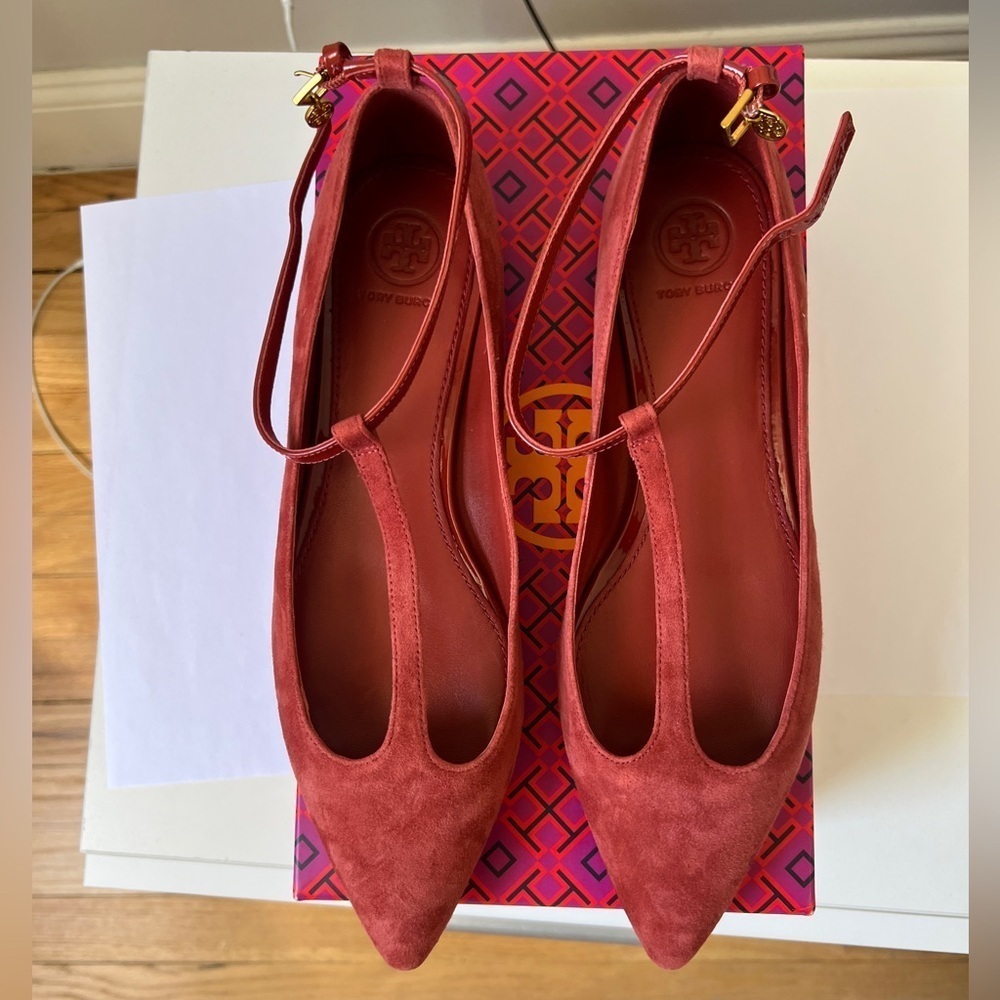 NWOT Tory Burch Ashton Strap Sandals in size 8
